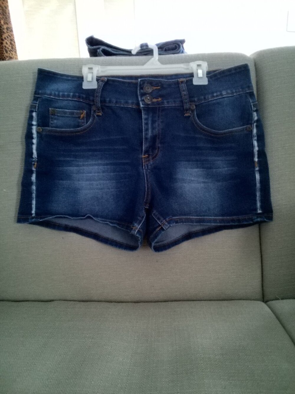 (336) Blue Desire denim shorts size 13